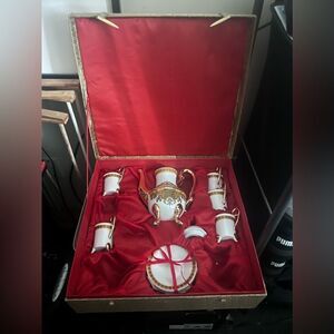 Vintage Used Fine China Tea Set 5 cups 5 plates and tea pot with lid  beautiful